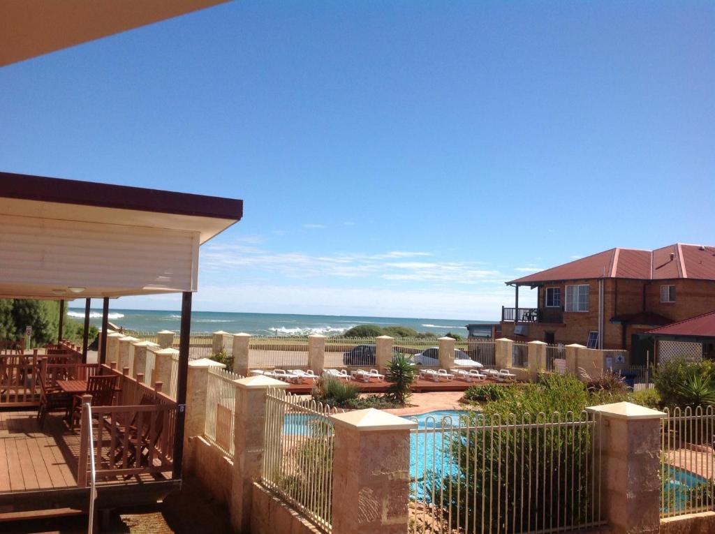 Seaspray Beach Holiday Park Донгара Номер фото